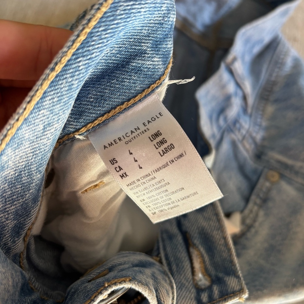 American Eagle Outfitters | Size 4 | Light Blue Distressed Straight Leg Jeans - Picture 7 of 10